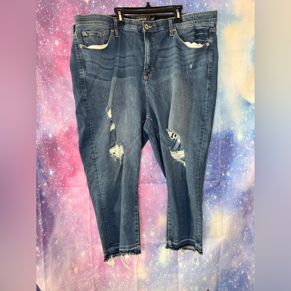 Torrid sky high skinny cropped distressed jeans 🛍